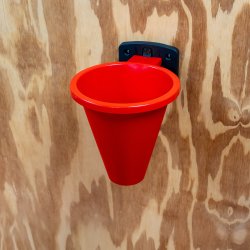Slagtetragt plast m. v�gbeslag - � 20 cm.