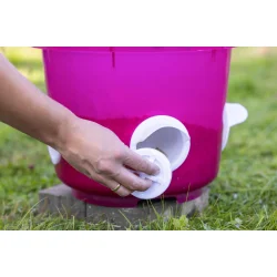 Foderspand med 4 spisehuller - 10 kg. - "Kalle"